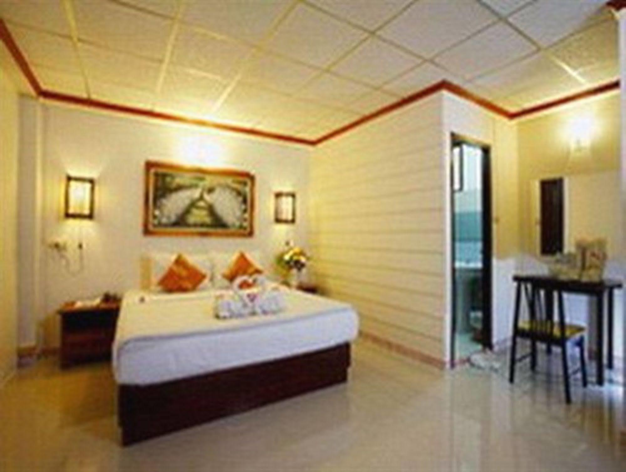 Bamboo Beach Hotel & Spa Patong Exterior foto