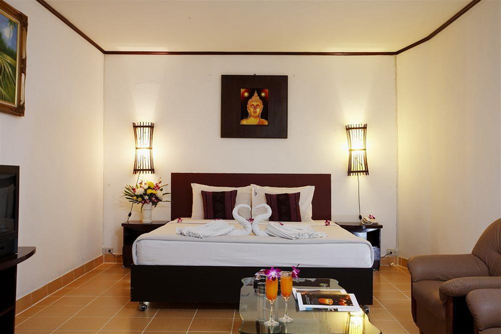Bamboo Beach Hotel & Spa Patong Exterior foto